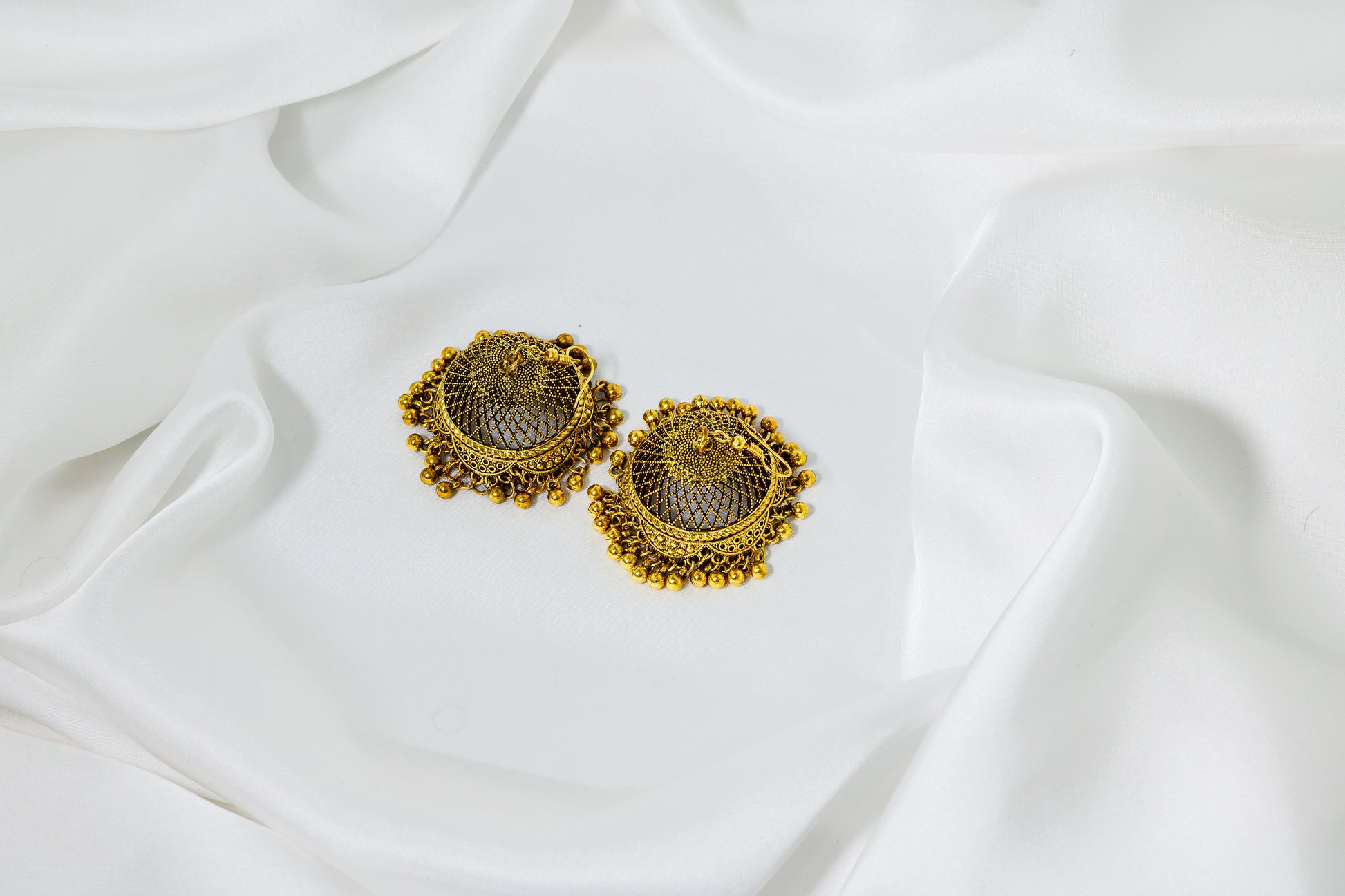 Earrings for girls, Studs earrings, Jewelery for girls and women, earrings, jewelery, women