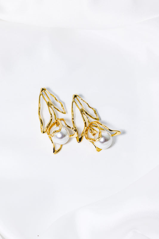 Golden Metal Net Dropping Pearl Earrings ERFE-0030