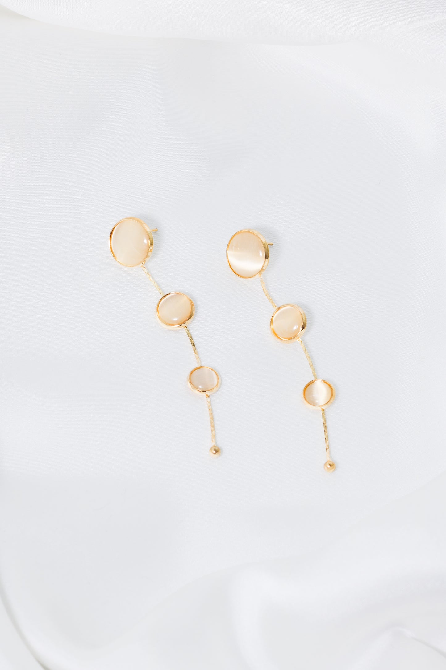 Golden Trendy Dangling Earrings ERDW-0013