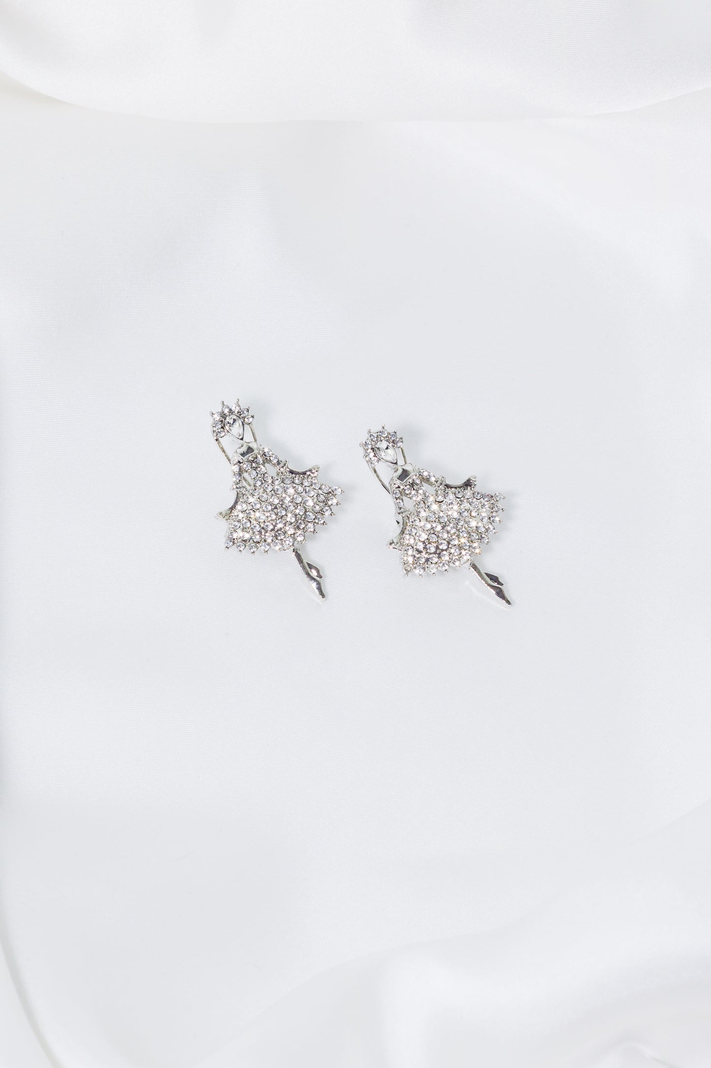 Clous d'oreilles en cristal argenté ESFE-0004